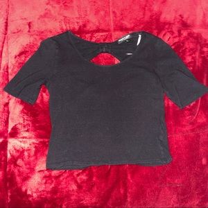 Black short sleeve crop top